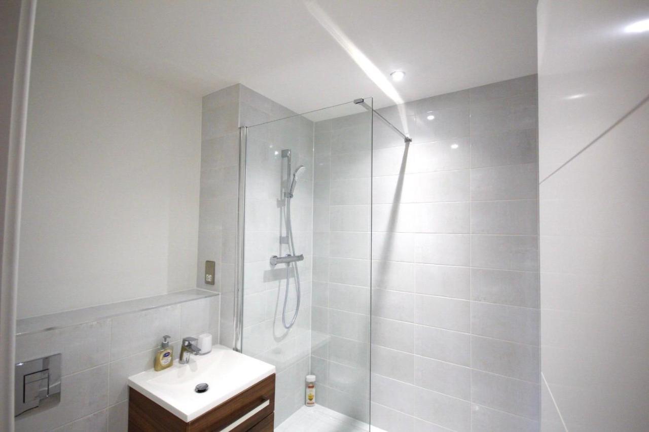 Modern 2 Bed Apartment With Central Location 伯明翰 外观 照片
