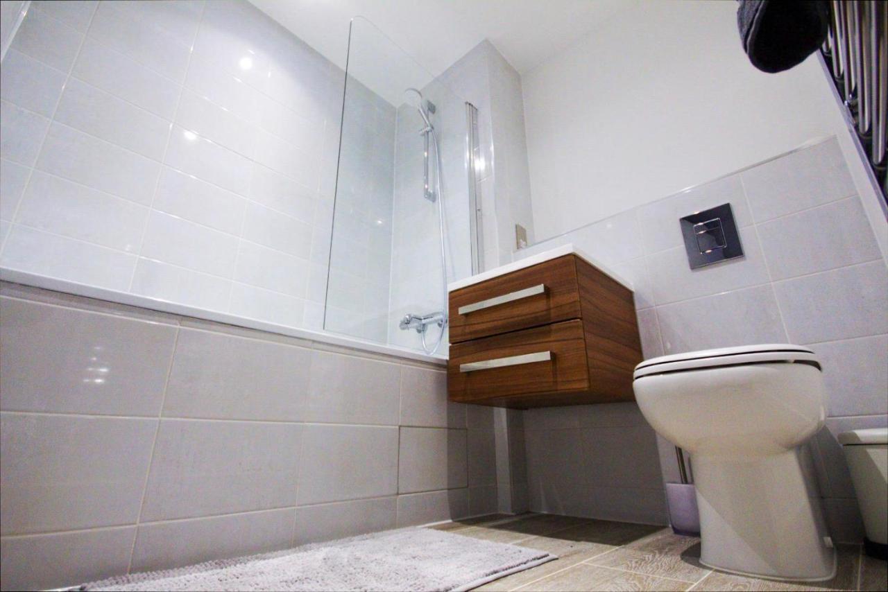 Modern 2 Bed Apartment With Central Location 伯明翰 外观 照片